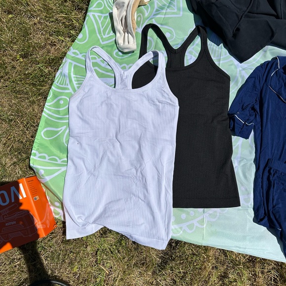 Lululemon ebb to street tank black white size 8 - Picture 1 of 2